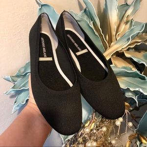 Like new! Antonio Melani washable Flats